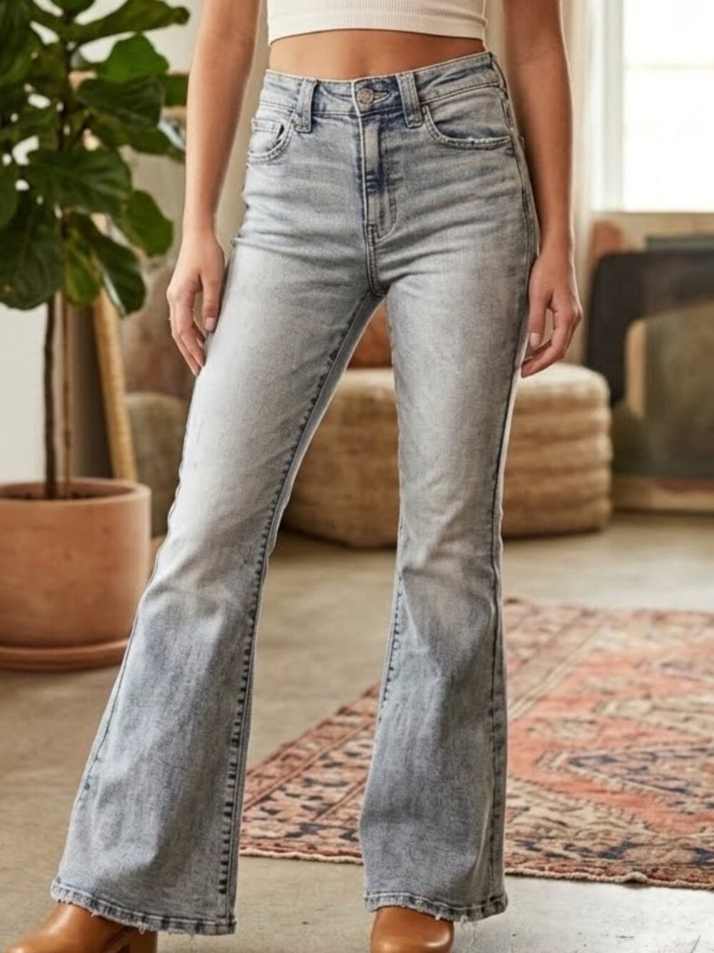 American‎ Eagle Festival Flare Raw Hem Jeans Size 2